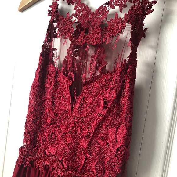 Wine coloured dress - Picture 3 of 8